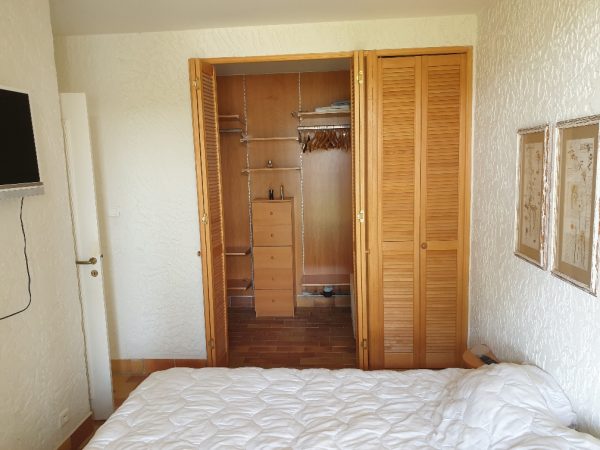 Appartement deux chambres vue Port – Image 13