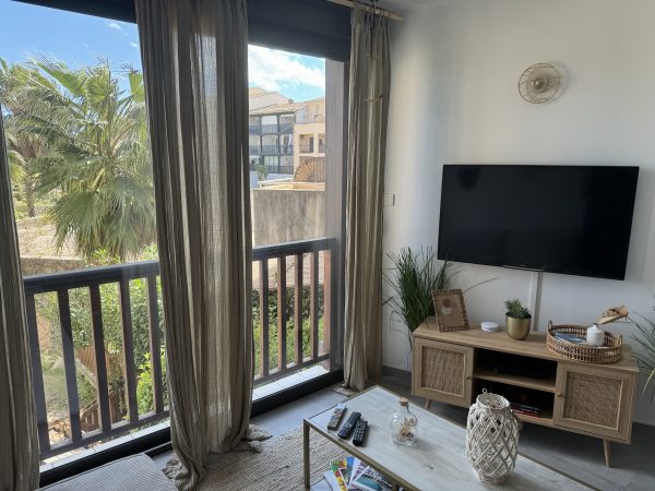 Joli 2 pièces bien décoré, piscine et accès plage – Image 13